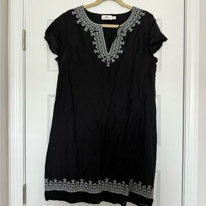Vineyard Vines Black and White Embroidered Dress